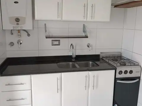 Muy buen depto de 1 Ambiente al frente con balcon