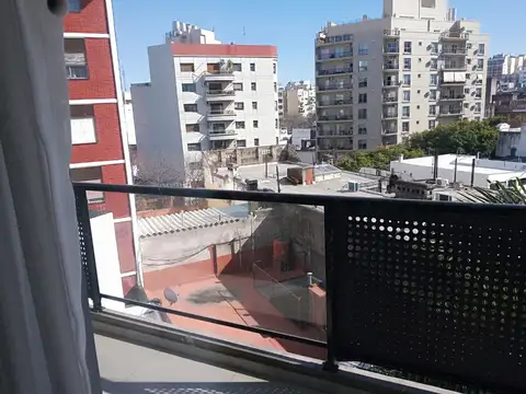 1 AMBIENTE AL FRENTE CON BALCON  PISOS  1-2   Y 3   DESDE u$s  92.000