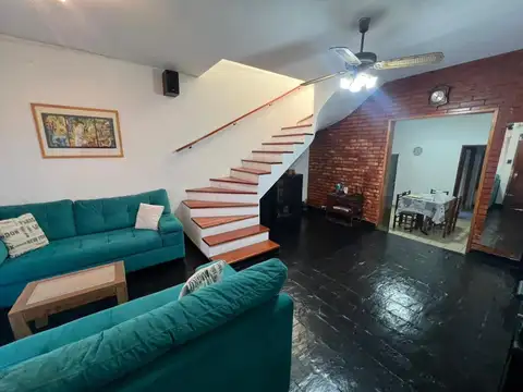 Venta PH de 4 ambientes con cochera en Sarandi