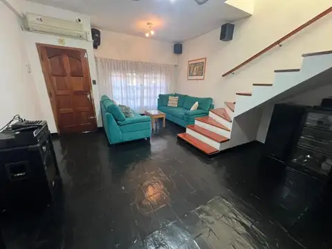 Depto Tipo Casa en Venta de 4 ambientes