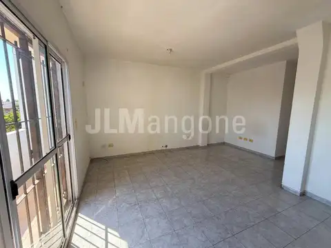 Departamento en Alquiler en Villa Luzuriaga, $ 475.000