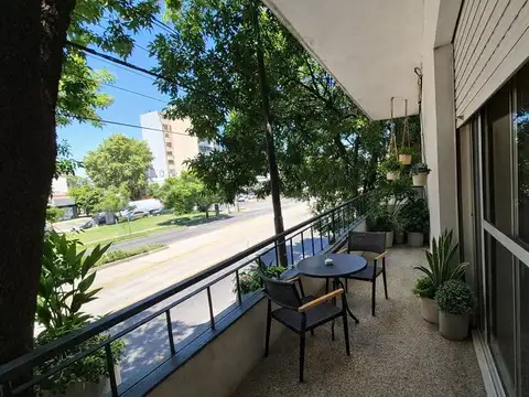 Departamento 3 ambientes frente con balcon bajas expensas