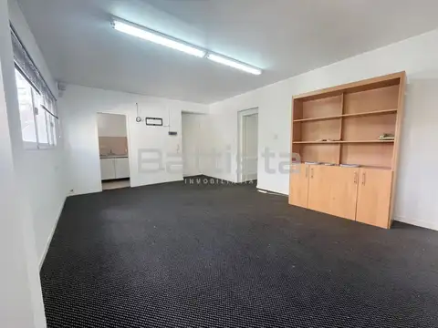 Oficina 3 ambientes con 1 baño