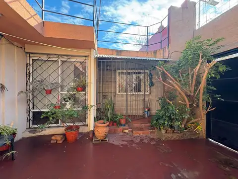 Depto Tipo Casa en Venta con 1 cocheras
