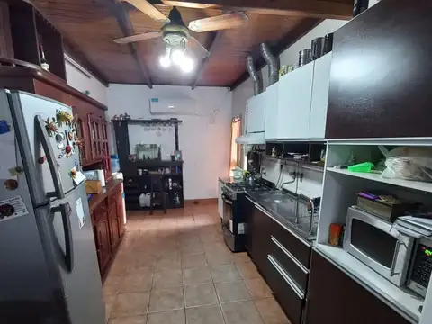 Casa 7 ambientes con 1 baño