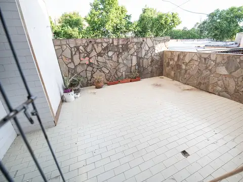 Departamento 7 ambientes con 2 baños