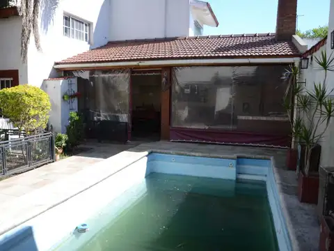 VETA CASA 6 AMB COCH PARQUE PILETA V SARMIENTO