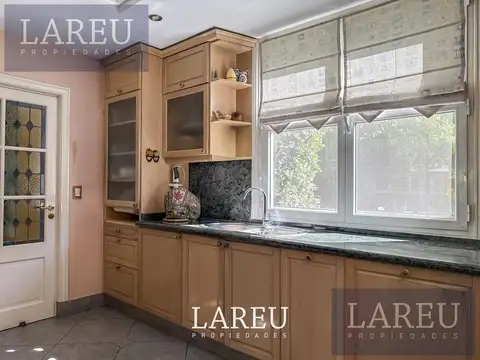 Casa 6 ambientes con 3 baños