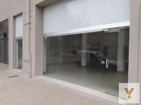 Local en venta - salon principal y baño - 100 mts2 - Bragado