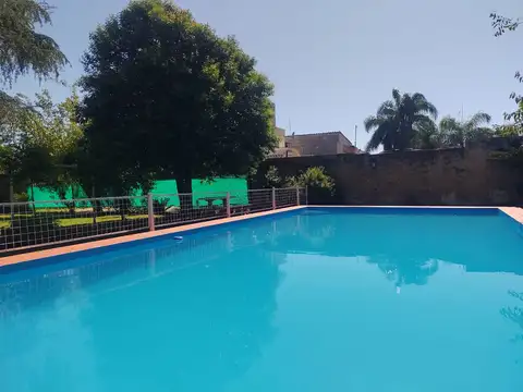 VENTA Casa Quinta en Pueblo Esther Mega Terreno CON Pileta