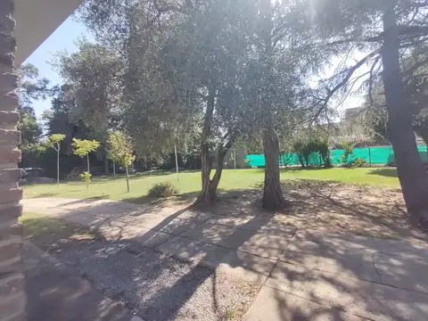 VENTA Casa Quinta en Pueblo Esther Mega Terreno CON Pileta