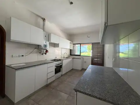 VENTA CASA 4 DORM BARRIO MAIPU 2A SECCION