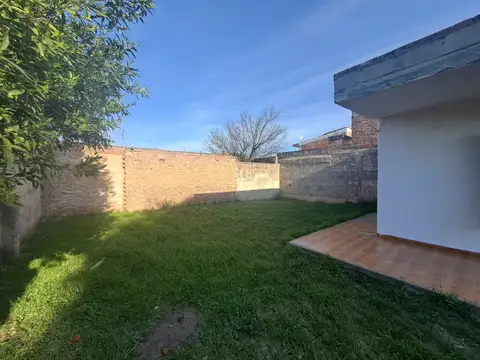 VENTA CASA 2 DORM LOS PLATANOS A TERMINAR