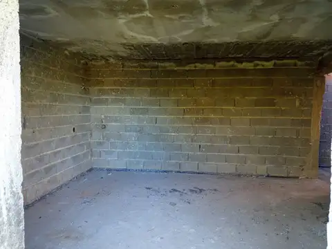 VENTA TERRENO SALDAN CON EDIFICACION A TERMINAR