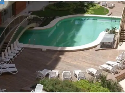 Disponible con piscina