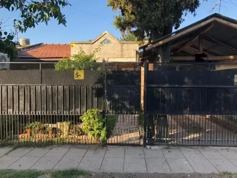 Casa en Venta - 3 Dormitorios 2 Baños- 334 mts2 - Ituzaingó