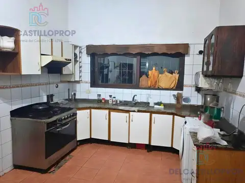 Casa en Venta con 3 cocheras