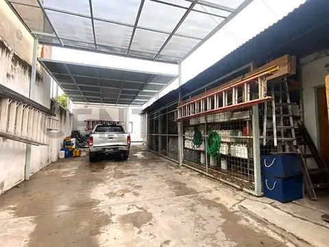 Casa en Venta con 5 cocheras