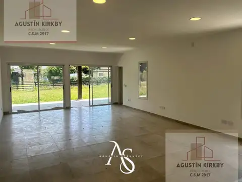 Casa 4 ambientes con 2 baños
