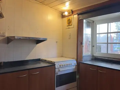 Casa 4 ambientes con 1 baño