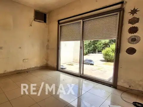 CASA EN PILAR CENTRO A REFACCIONAR - 5 AMBIENTES