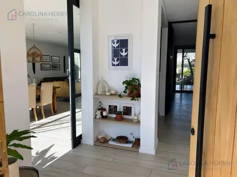 Casa 6 ambientes con 5 baños
