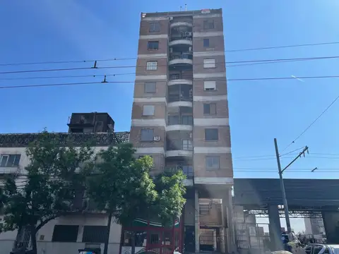 Departamento a la venta! Sobre Colón! Ideal inversor!