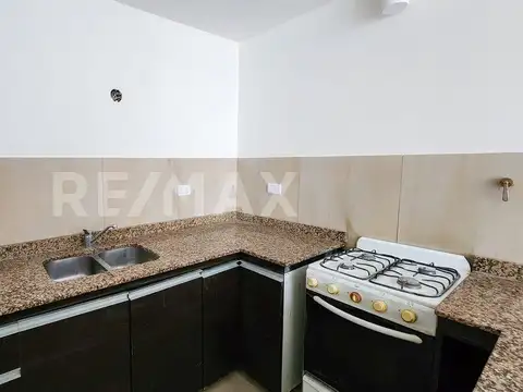 Depto Tipo Casa en Alquiler de 4 ambientes