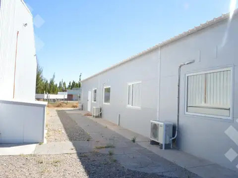 Galpón en Alquiler en Plottier, Confluencia