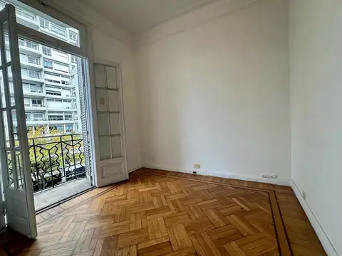 Oficina en Alquiler en Retiro, $ 700.000