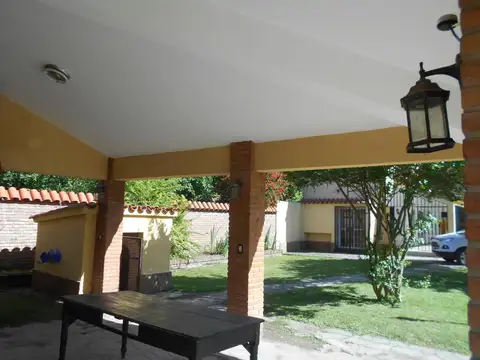 Casa 3 ambientes con 2 baños