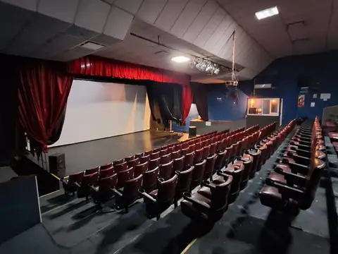 CINE / TEATRO DE SANTOS LUGARES