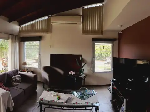 Casa 6 ambientes con 3 baños