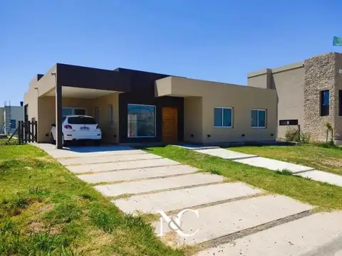 Casa en venta en Santa Clara al Sur a estrenar con pileta
