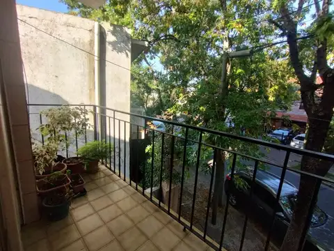 Depto Tipo Casa 4 ambientes con 2 baños