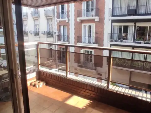 En el corazon de Recoleta con gran balcon aterrazado