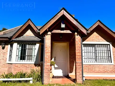 Venta casa 3 ambientes sobre lote de 706m2, Parque Sakura. Apta crédito