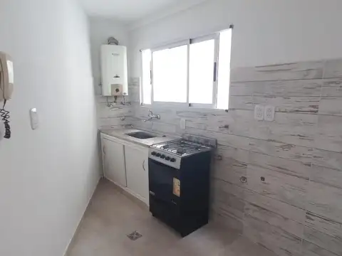 Departamento en Alquiler en Coghlan, $ 550.000