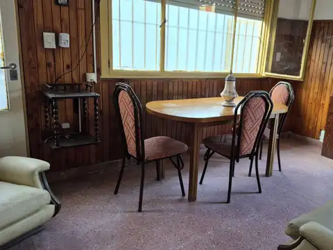 Depto Tipo Casa en Alquiler de 4 ambientes