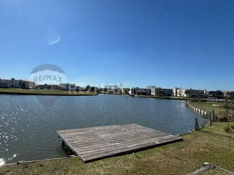 VENTA CASA FONDO LAGUNA TERRALAGOS