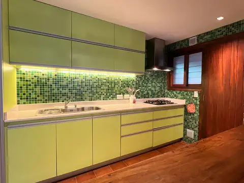 Casa 5 ambientes con 3 baños