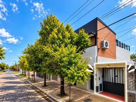 Venta casa céntrica 3 habitaciones. APTA CRED.