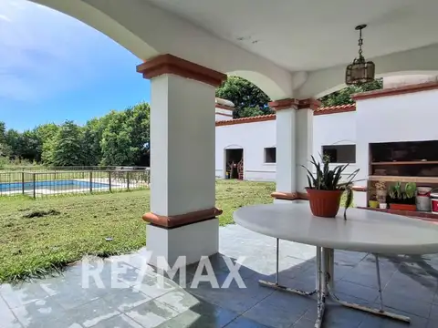 Casa 5 ambientes con 4 baños