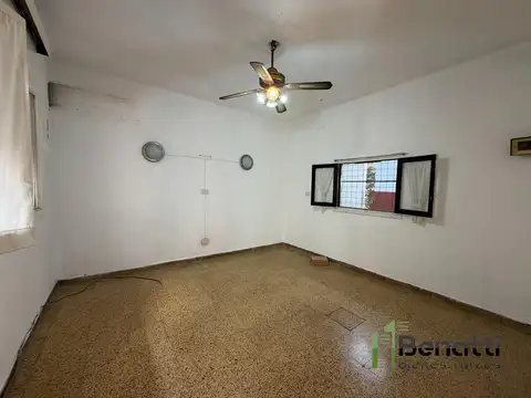 Dpto. 3 ambientes en planta baja. SIN EXPENSAS a refaccionar