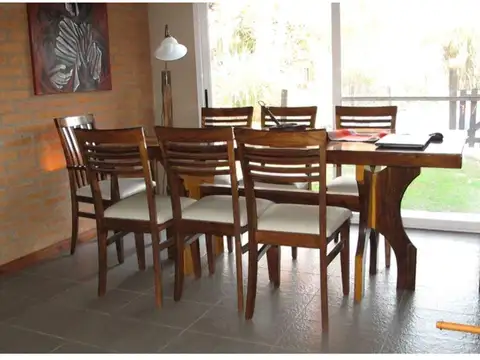 Casa en Venta con 2 cocheras