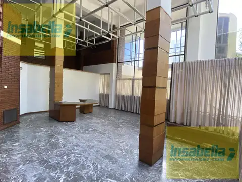 Oficina en Venta con 1 cochera