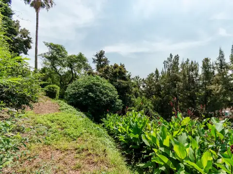 Casa 8 ambientes con 4 baños