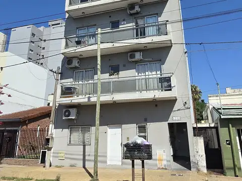 Departamento NUEVO en alquiler en zona Plaza Sarmiento