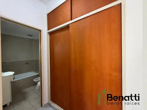 Dpto 2 ambientes en 2do piso POR ESCALERA.