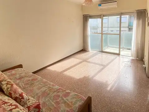 TEMPORADA 2025/26 - 2 AMBIENTES A LA CALLE CON BALCON